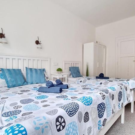 Finnem Rentals Zikova Prague Exterior photo