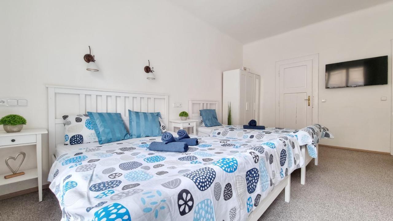 Finnem Rentals Zikova Prague Exterior photo